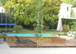 Construction d’une piscine bois Bluewood sur mesure en Provence par Nature et Prestige